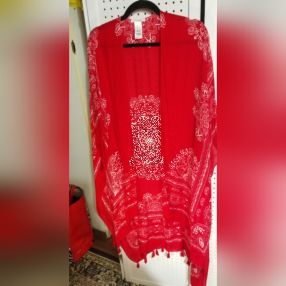 Maurice red and white paisley Kimono